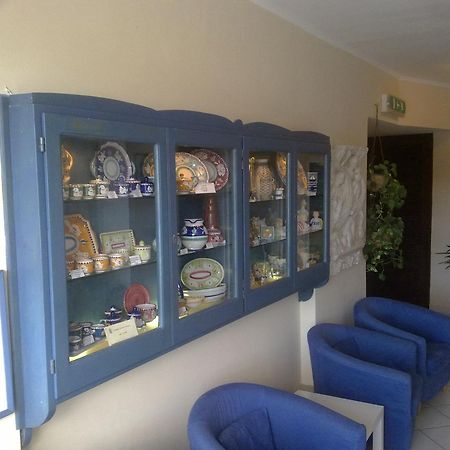 Hotel La Baia Ponza Bagian luar foto