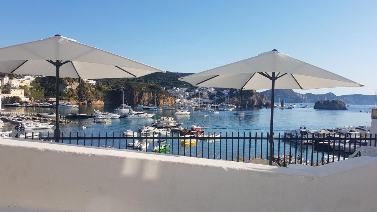 Hotel La Baia Ponza Bagian luar foto