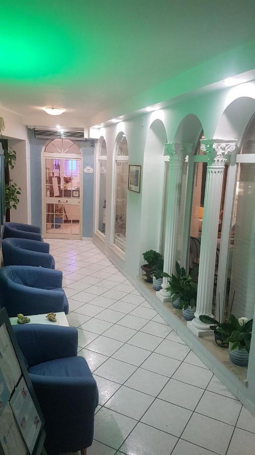 Hotel La Baia Ponza Bagian luar foto
