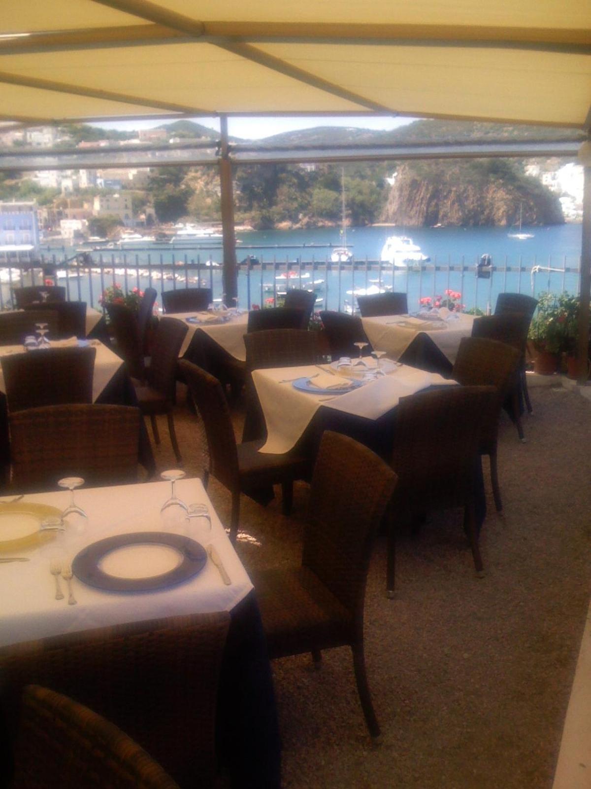 Hotel La Baia Ponza Bagian luar foto