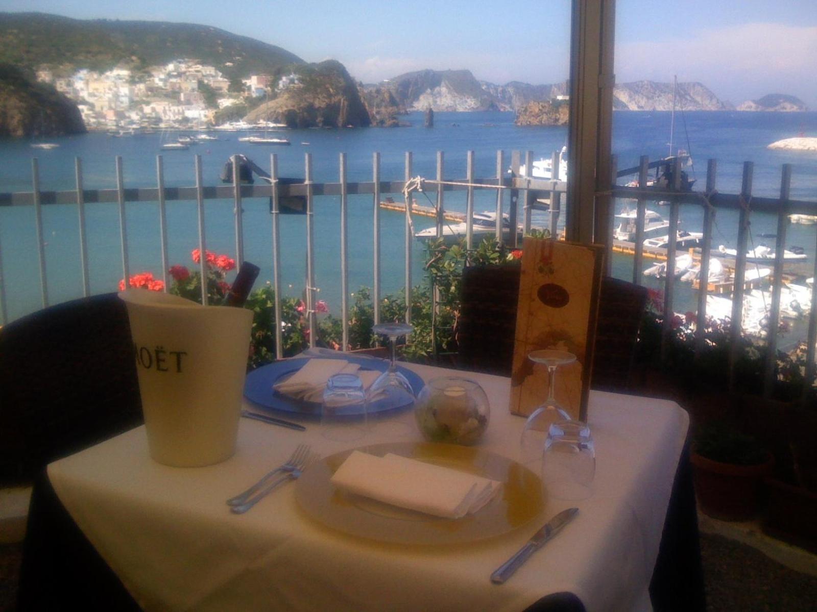 Hotel La Baia Ponza Bagian luar foto