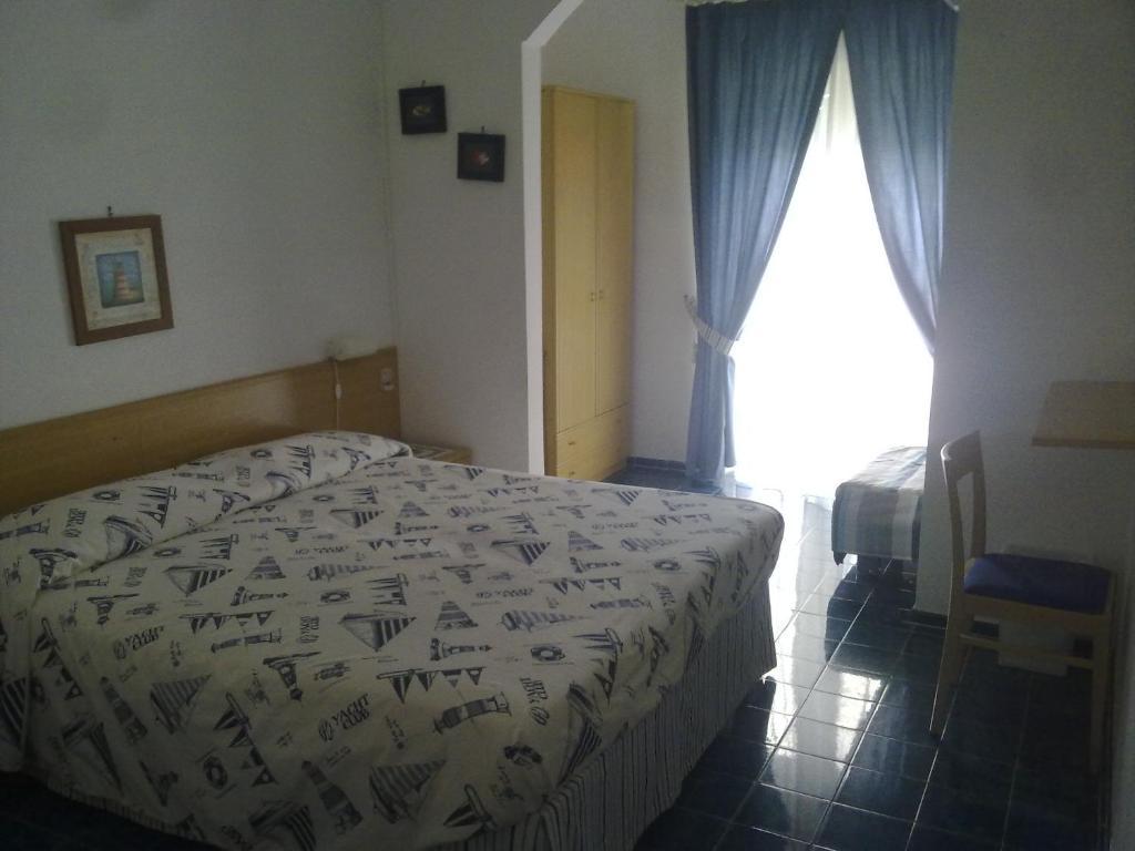 Hotel La Baia Ponza Ruang foto