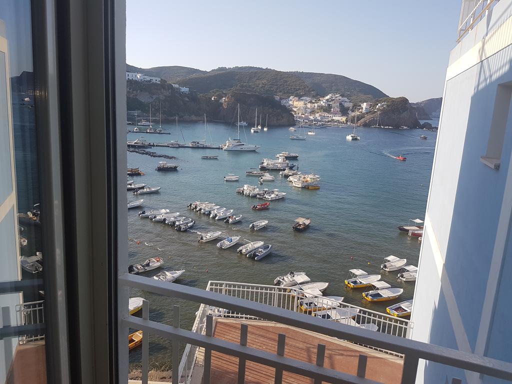 Hotel La Baia Ponza Bagian luar foto