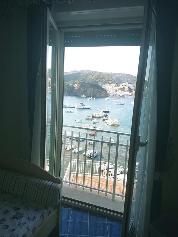 Hotel La Baia Ponza Bagian luar foto