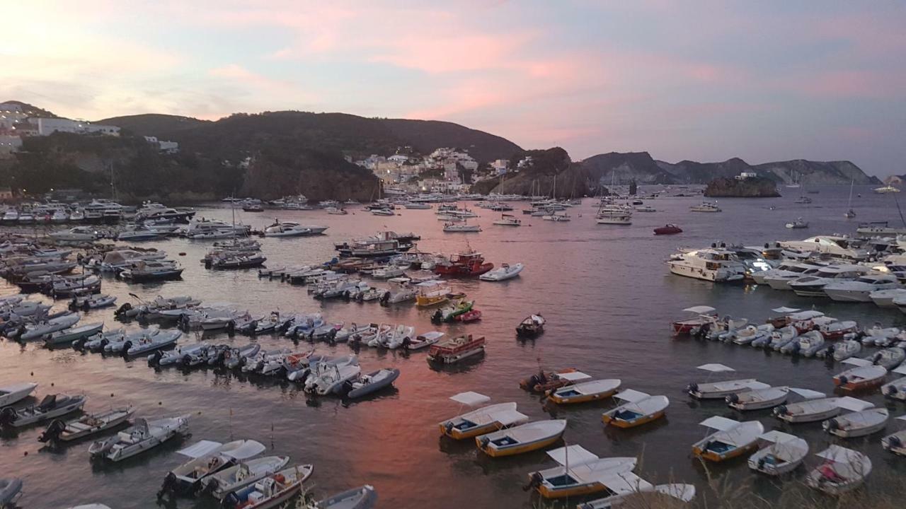 Hotel La Baia Ponza Bagian luar foto